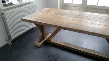 Eettafel Bari